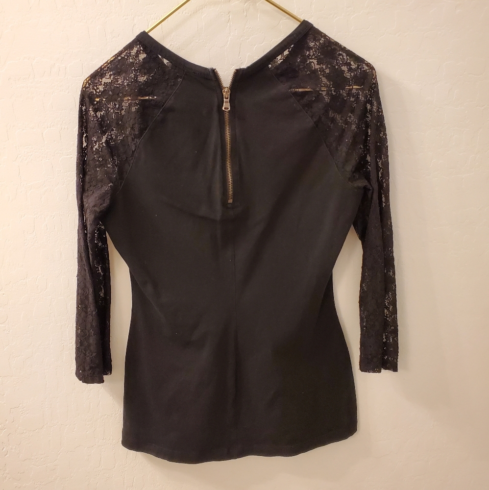 Express M Blouse - Picture 2 of 2